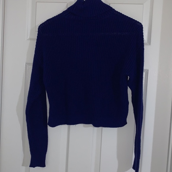 Blue cropped turtle neck - Picture 2 of 2